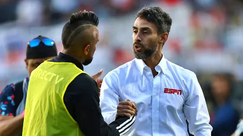 Valdivia salió en defensa de sus ex colegas en el fútbol.