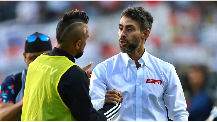 Valdivia salió en defensa de sus ex colegas en el fútbol.