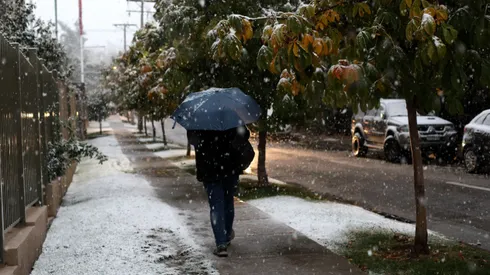 Cae nieve en la comuna de Lo Barnechea.
