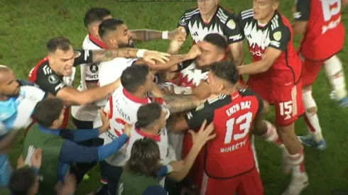 Paulo Díaz recibió un combo en la cara: el rival no fue expulsado