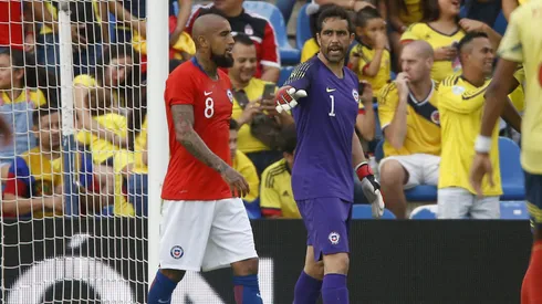 Claudio Bravo se refirió a la situación de Arturo Vidal para descartar su regreso a Chile.