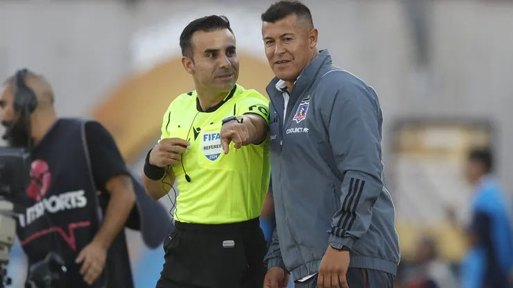 Jorge Almirón junto a Piero Maza.