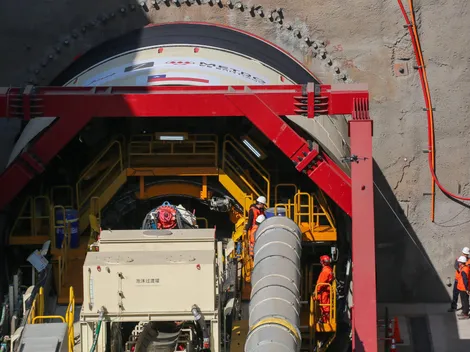 Así es la tuneladora del Metro igual a la Torre Entel