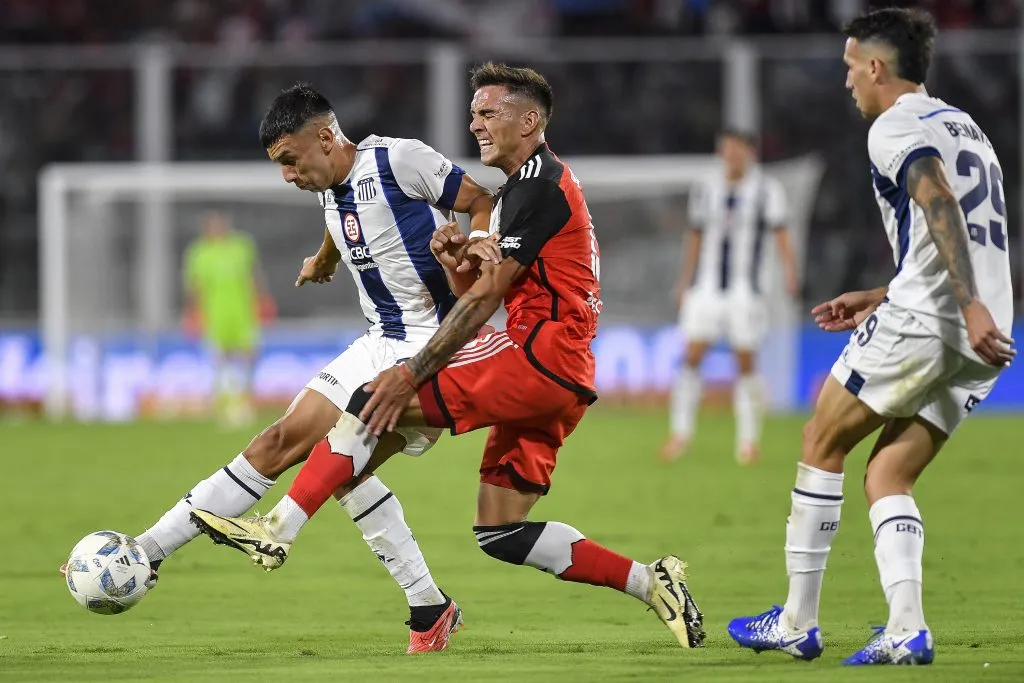 Ulises Ortegoza en acción ante River. (Hernan Cortez/Getty Images)