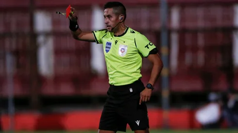 El desempeño de Francisco Gilabert ante la UC causó indignación en Unión Española.