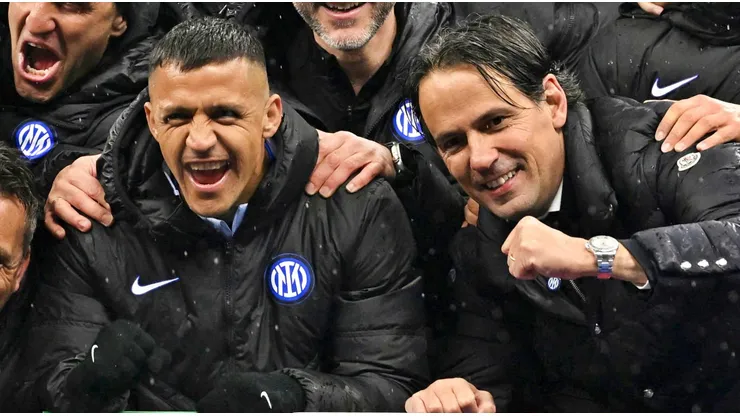 Simone Inzaghi le dio muy pocos minutos a Alexis en su vuelta.