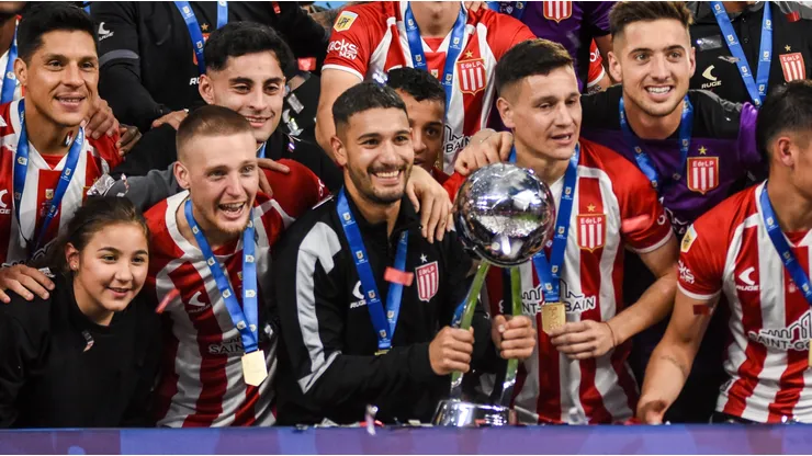 Javier Altamirano se corona campeón con Estudiantes de La Plata.