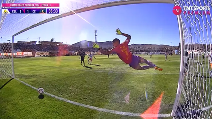 Gol de Cobresal a Colo Colo: la pelota entra.