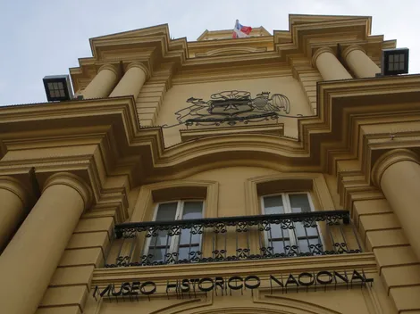 ¿Qué lugares históricos gratuitos hay en Santiago?