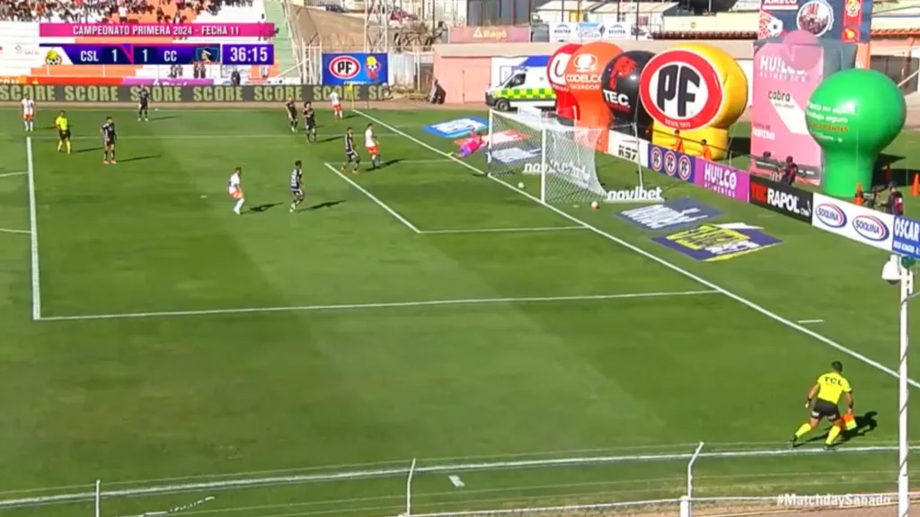 El gol de Cobresal a Colo Colo: la pelota sí entra.