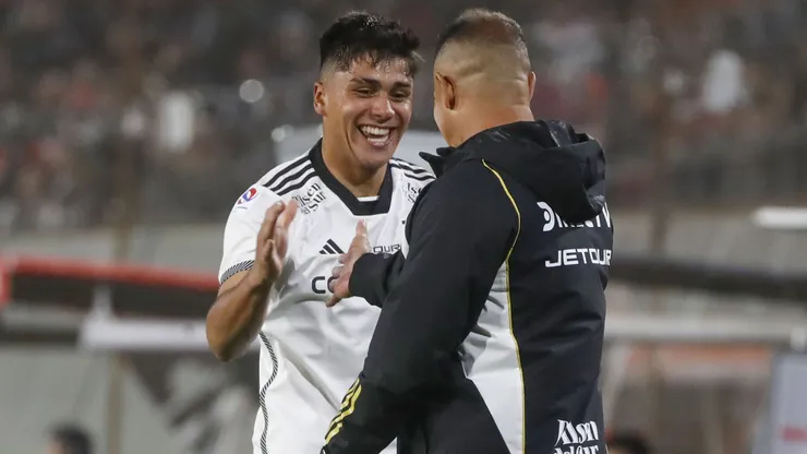 Almirón chocho con Damián Pizarro en la previa del duelo contra Cobresal.