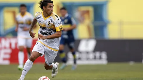 Cabral puede vestir la camiseta blanca de Colo Colo.