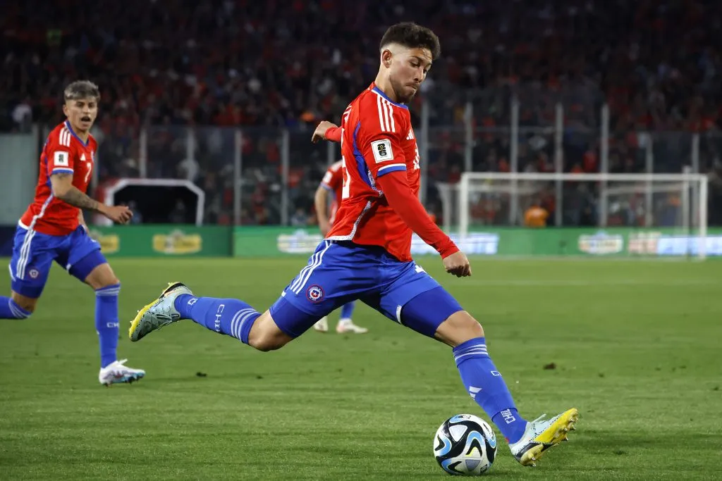 Felipe Loyola jugó ante Paraguay en las Eliminatorias 2026. (Andres Pina/Photosport).
