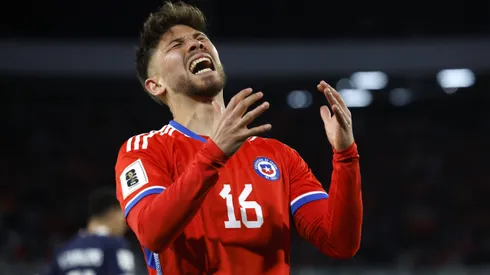 Felipe Loyola en un partido frente a Paraguay por las Eliminatorias 2026.