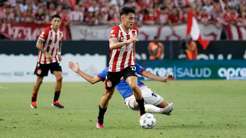 Javier Altamirano vuelve a las prácticas tras sufrir grave situación en cancha.