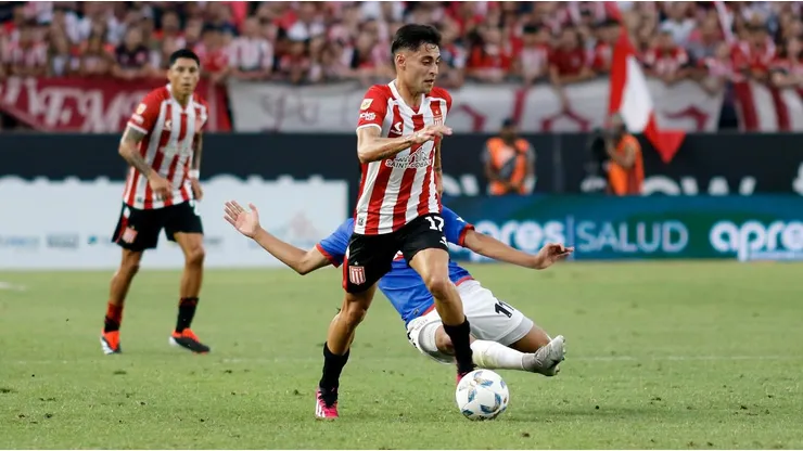 Javier Altamirano vuelve a las prácticas tras sufrir grave situación en cancha.
