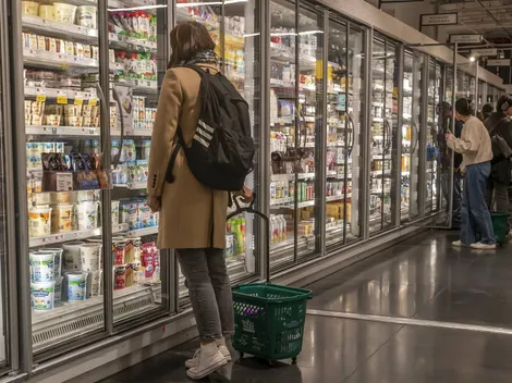 ¿Están abiertos los supermercados y malls hoy?