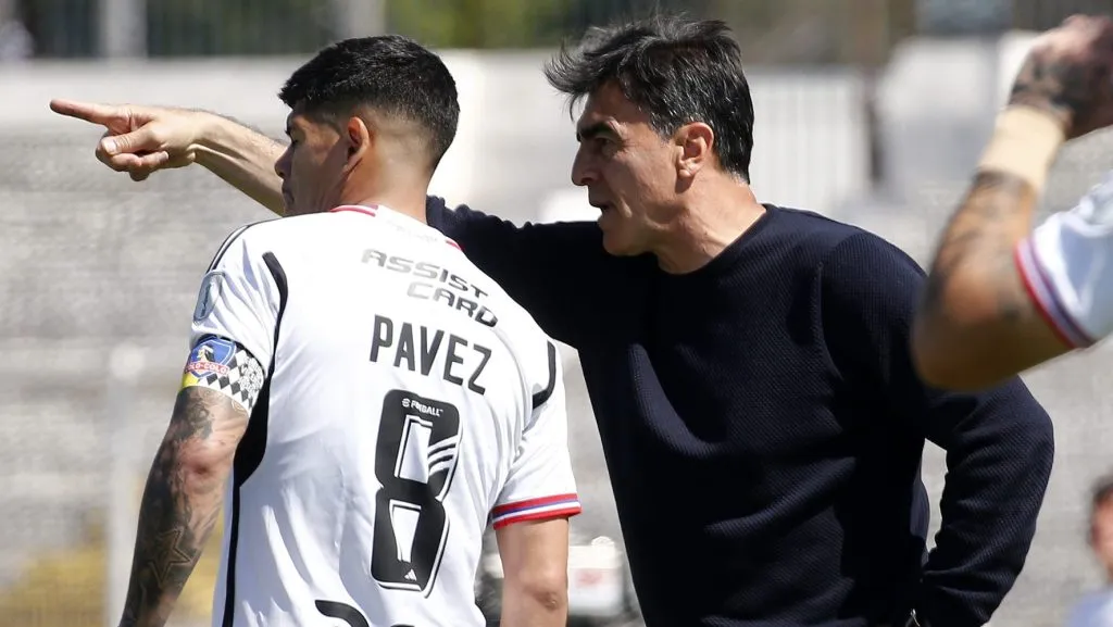 Gustavo Quinteros criticó a la dirigencia de Colo Colo por los malos resultados a nivel internacional. Foto: Photosport.