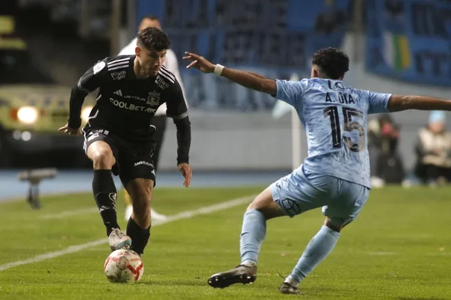 Antonio Díaz en la ida frente a Colo Colo. No estuvo en la revancha. (Jorge Loyola/Photosport).