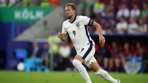 Inglaterra enfrenta a Eslovaquia.