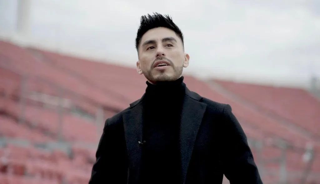 Kanela de Noche de Brujas cantó la canción oficial de la Copa América 2015.