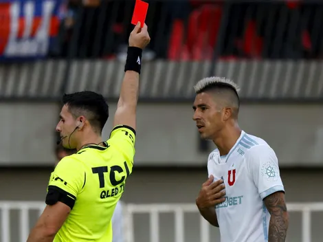 Lea Fernández se va expulsado en la U por agresión