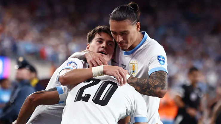 Uruguay golea, gusta y gana.