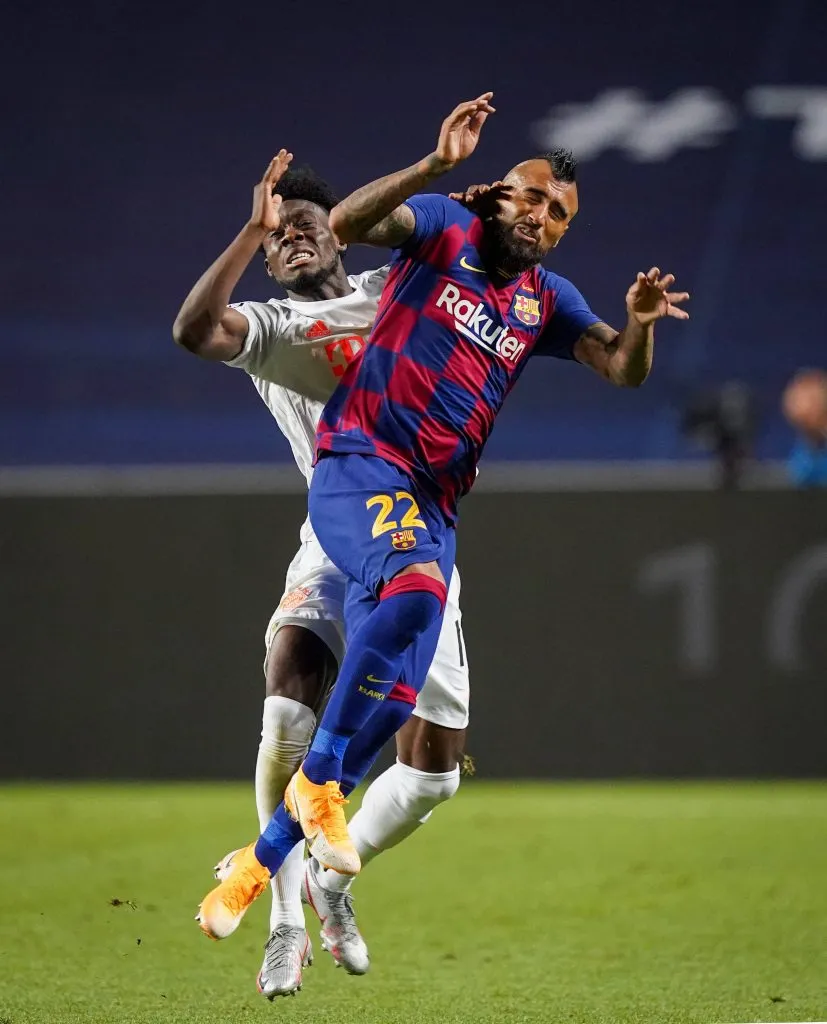 Otra imagen del golpe de Davies sobre Vidal. (Peter Schatz / Pool).