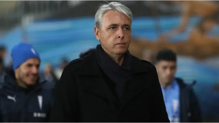 Al técnico Tiago Nunes no le gusta la falta de refuerzos en Católica.