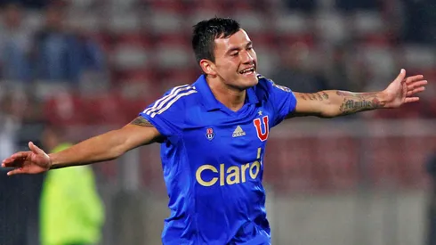 A Gustavo Álvarez se le viene un lindo problema gracias a Charles Aránguiz