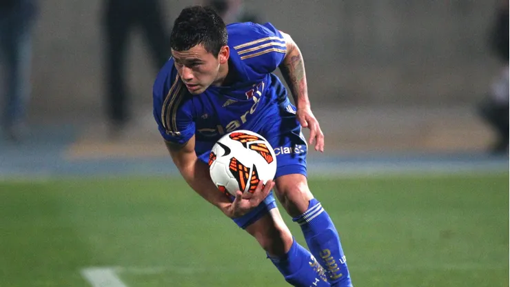 Charles Aránguiz ya está en Chile y la U inicia los festejos de su regreso.