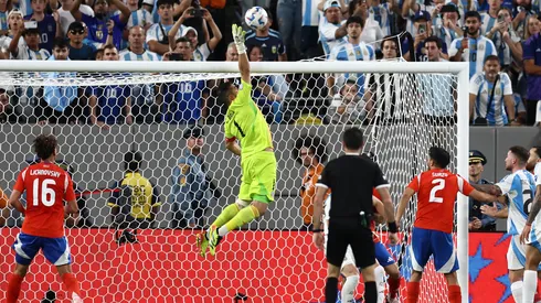 Las flores del Kun Agüero a Claudio Bravo.