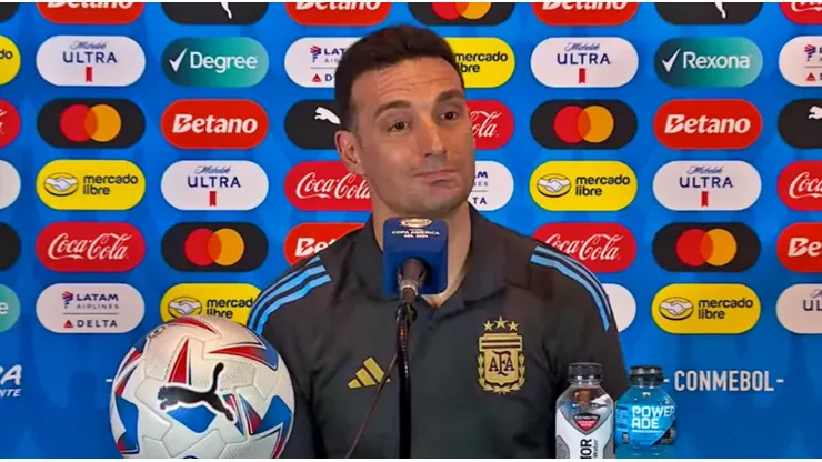 Scaloni encaró a un periodista por hablarle a su número privado.