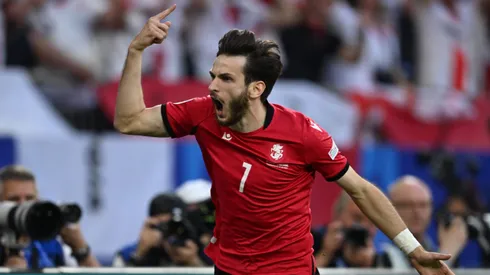 Kvaratskhelia lideró la histórica clasificación de Georgia en la Euro.