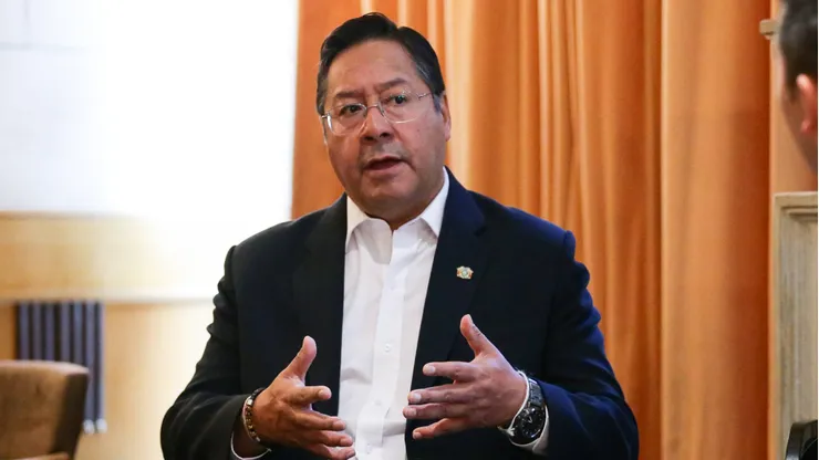 El Presidente, Luis Arce, denunció "movilizaciones irregulares" en el Ejército boliviano.