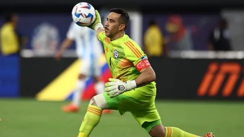 De no darse un resultado ante Canadá, puede ser el final de la carrera de Claudio Bravo.