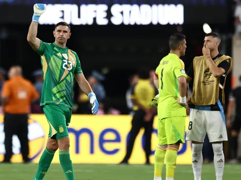 "A ese nivel con 41 años": hasta el Dibu Martínez alaba a Bravo