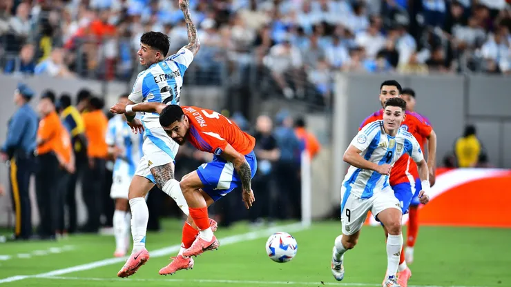 Paulo Díaz fue uno de los puntos altos de Chile ante Argentina.