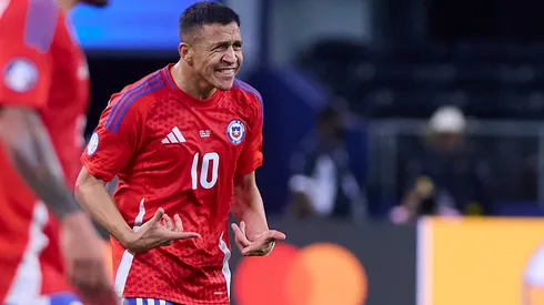 Alexis Sánchez está a una tarjeta amarilla de ser suspendido en Copa América.