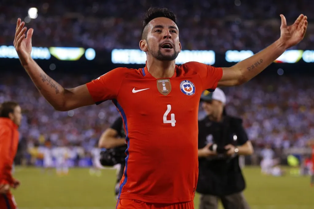 Mauricio Isla volverá con Chile al MetLife Stadium de Nueva York para enfrentar a Argentina por la Copa América. | Foto: Photosport.