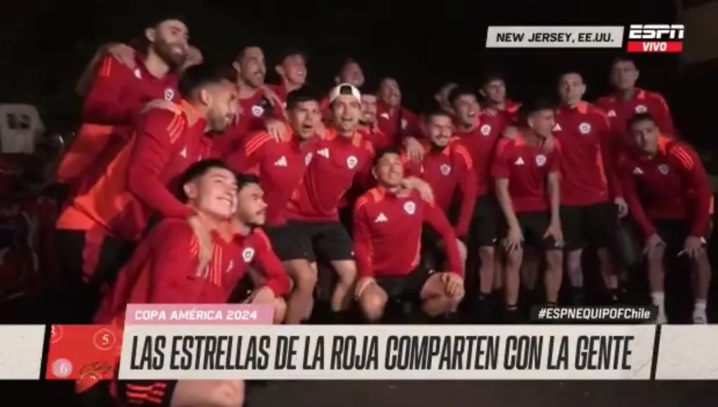 El plantel de la Roja vibró con el banderazo antes de Argentina. Foto: ESPN.