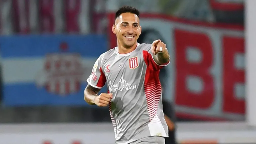 Javier Correa se acerca a Colo Colo