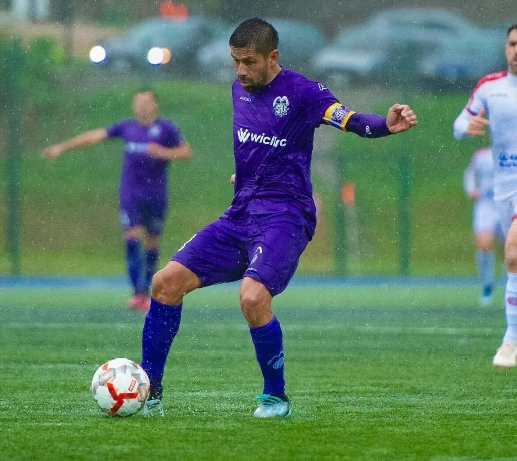 Ramón Fernández defiende la camiseta de San Antonio Unido. Foto: @rubenjeria / SAU.