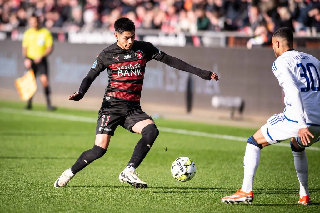 Darío Osorio en acción por el Midtjylland, club con el que fue campeón de la Superliga en Dinamarca. (Morten Kjaer | Imago).