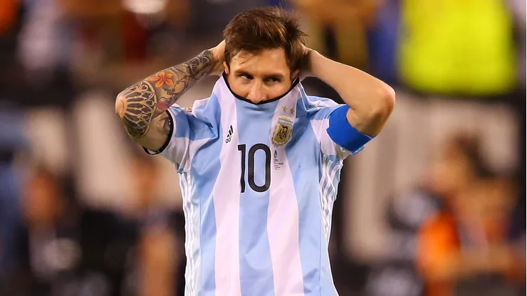 Así quedó Messi tras no poder anotar su penal frente a Chile.