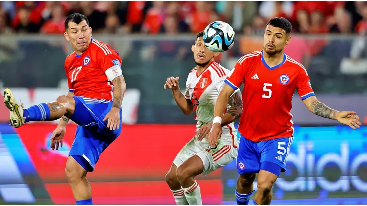 Díaz afirmó que tienen que saber reemplazar a Medel en la defensa de la Roja.