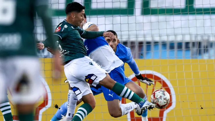 César Valenzuela la dio la victoria a Wanderers ante la UC.