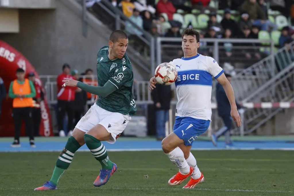 Wanderers se quedó con el triunfo en los descuentos ante la UC. Foto: Raul Zamora/Photosport