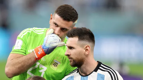 El Dibu y Messi en Argentina.