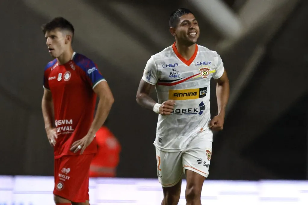 Bairon Monroy anotó tres goles en el Campeonato Nacional 2024 con Cobreloa. (Andres Pina/Photosport).